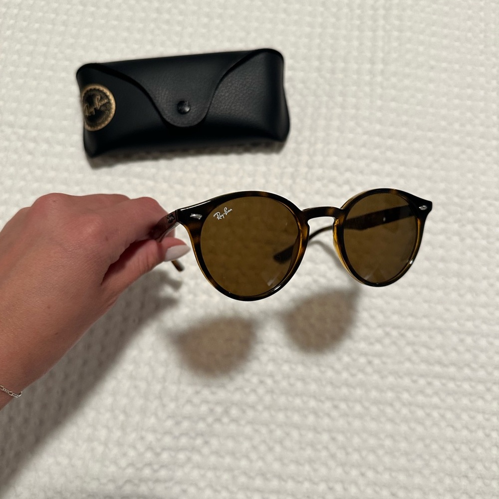 BROWN RAYBANS
